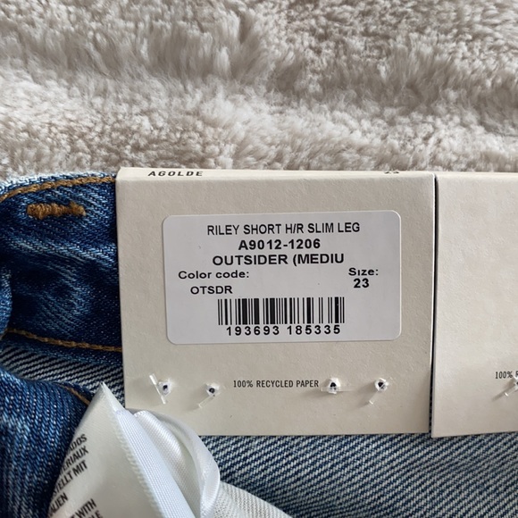 SOLD - BNWT Agolde Riley High Rise Slim Leg short - Picture 3 of 3